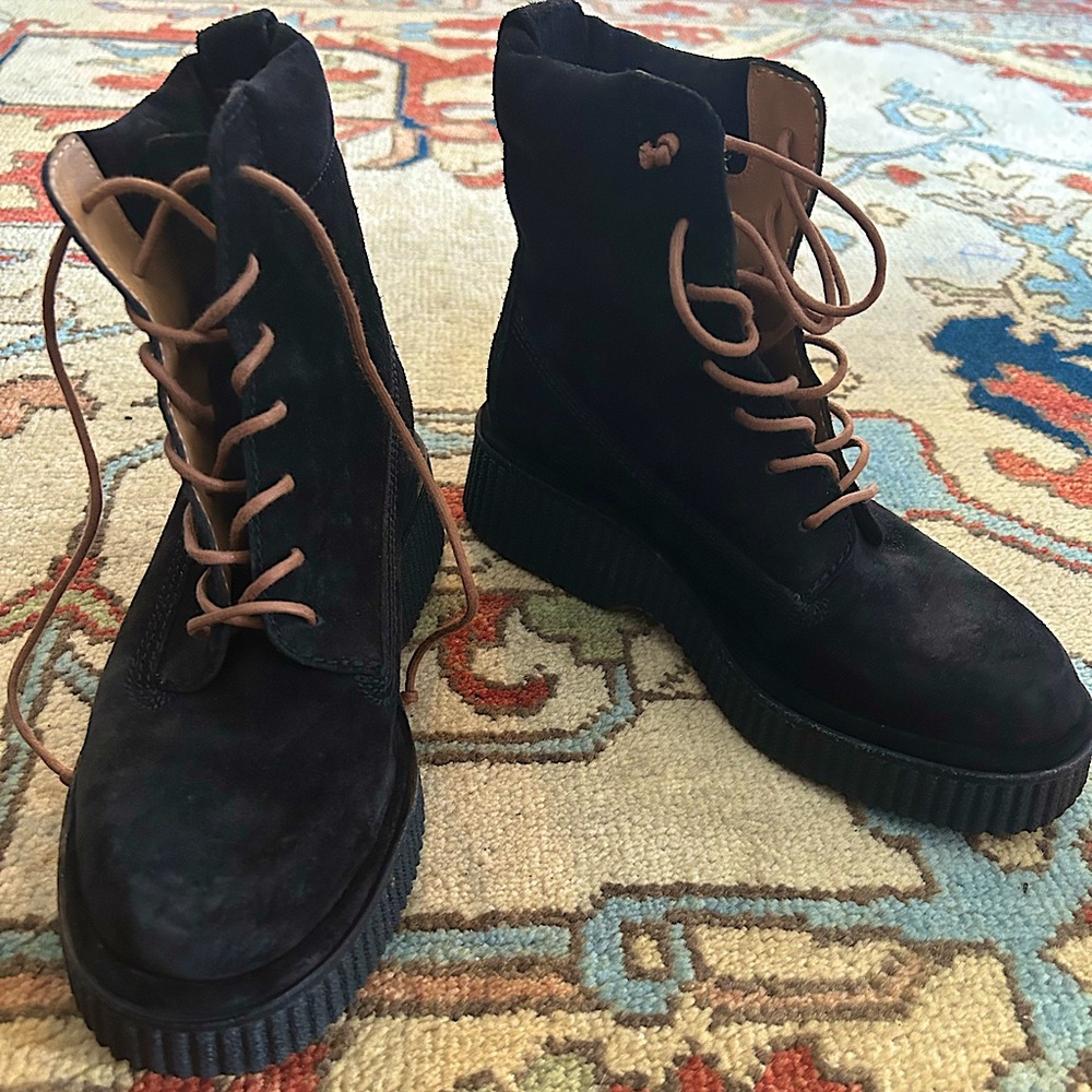 Pre loved Rag and Bone black suede boots with brown laces Size 37 (US 7)